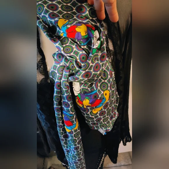 Elegant Multicolor Patterned Scarf - Picture 4 of 9